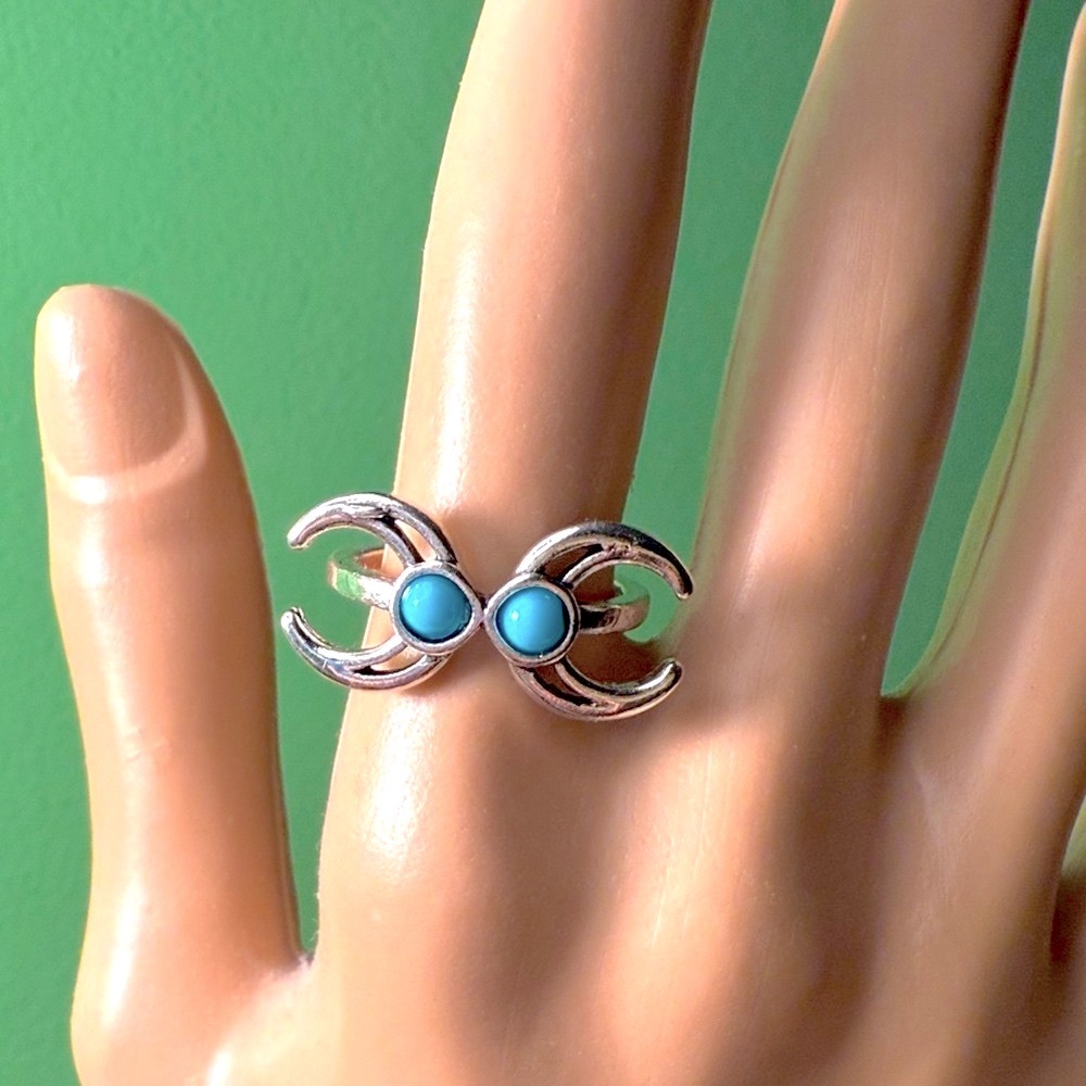 SALE🎁Silver Plated Crescent Moon Ring with Turquoise Accents